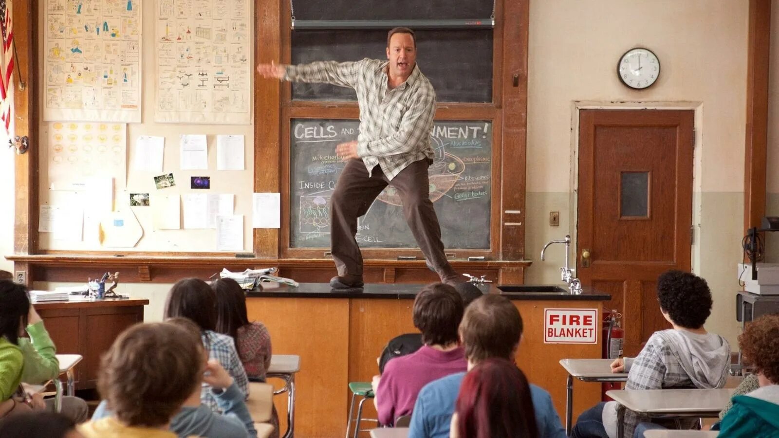 Учитель в беде. Толстяк препод. родители пофигисты. что делает учитель.