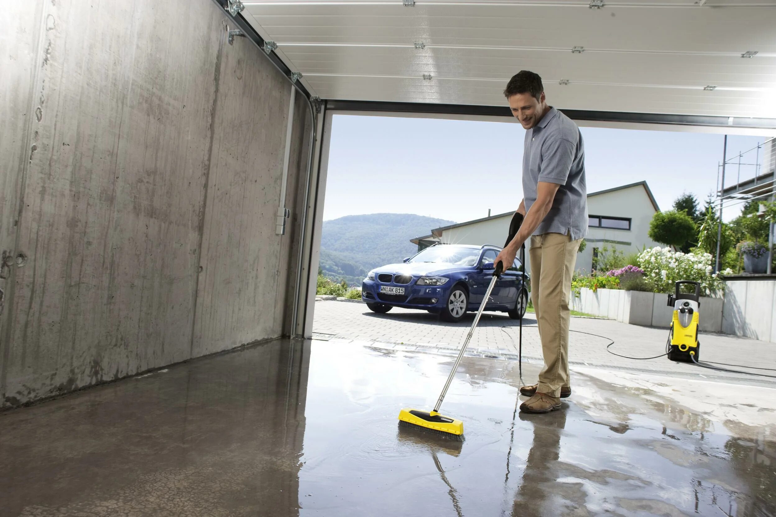 Домашняя автомойка какую выбрать. Karcher в 40. Керхер для автомойки. Мойка машины керхером. Автомойка домашняя.