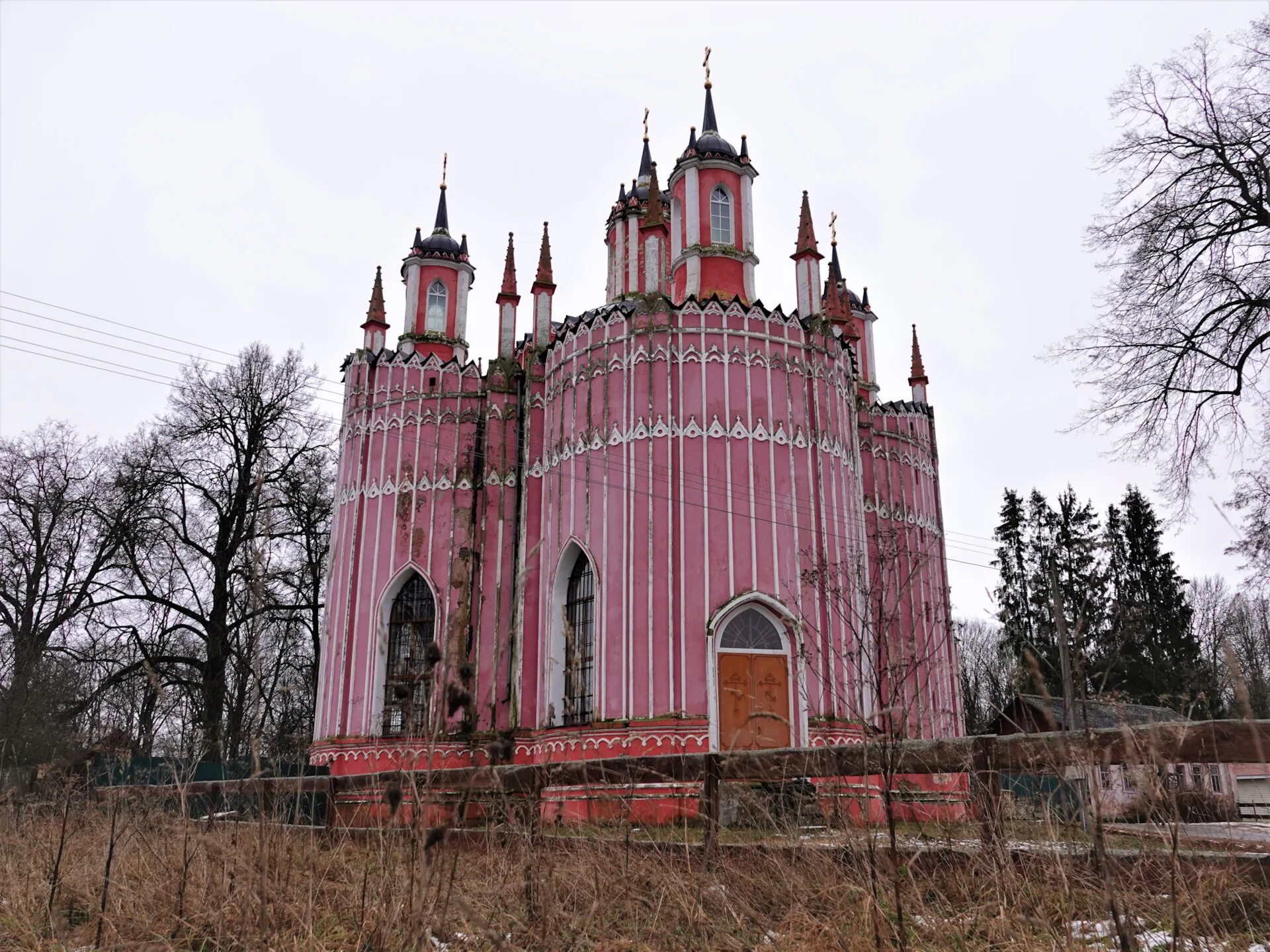 В деревне красные есть. Село красное Старицкий район Церковь. Деревня красное Старицкий район. Село красное Минской области. Красное село Москва.