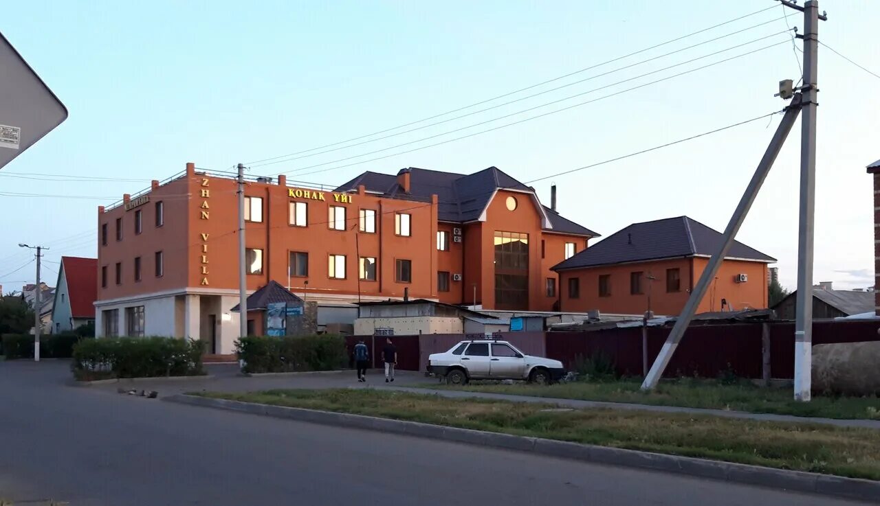 Белово 3 микрорайон. Ленина 124 орск. Циолковского 124. Железнодорожная больница белово. Гостиница уют балкантау астана.
