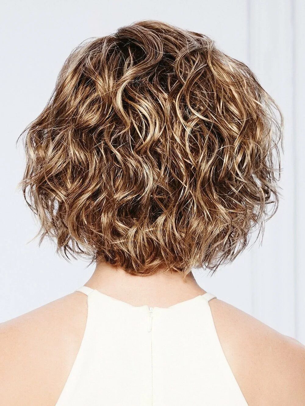 Стрижка шегги 2020. Керли шег. Шегги боб каскад. Стрижка шэг маллет. Кудрявый шегги.