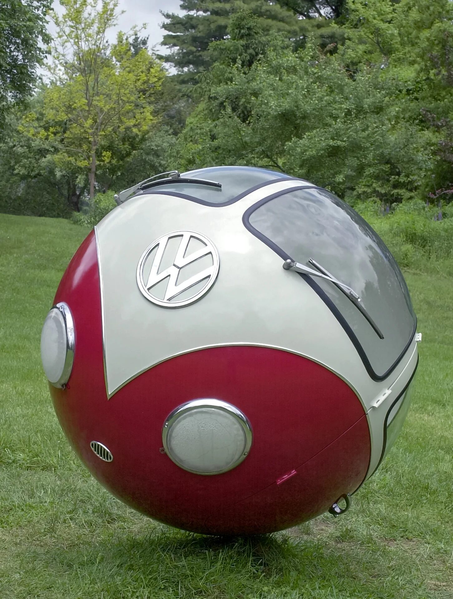 Авто круглое. Renault goelette. Маленькая круглая машина. Маленькие машины с круглыми фарами. Маленькая круглая машина.