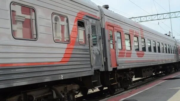 Поезд оленегорск мурманск. Поезд Мурманск Вологда. Вологодский поезд Мурманска. Поезд Мурманск Локомотив. Мурманск электричка.