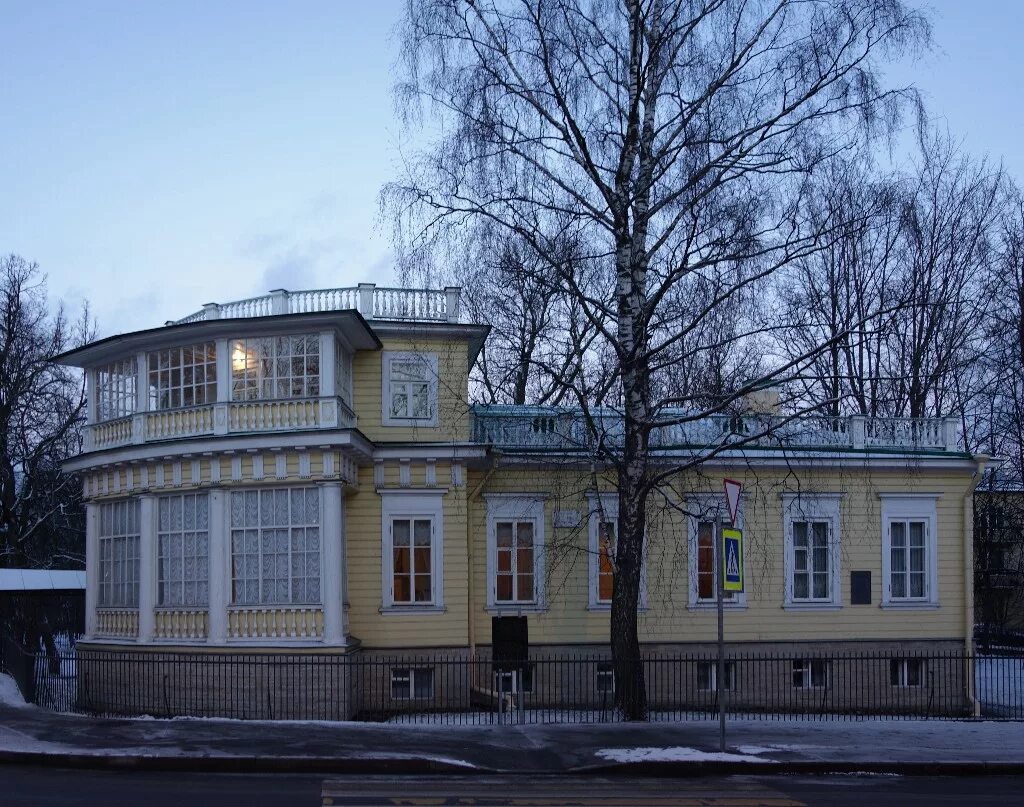 Пушкин жил в санкт петербурге. Музей-дача Пушкина в Царском селе. Дача Пушкина в Царском селе. Дом Китаева в Царском селе. Царское село музей-дача Китаевой.