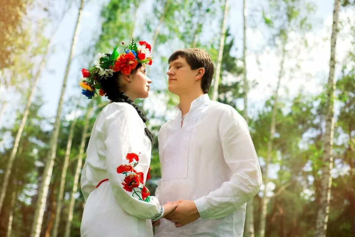 Худ жених. Деревенский жених. свадьба в деревне. жених и невеста.