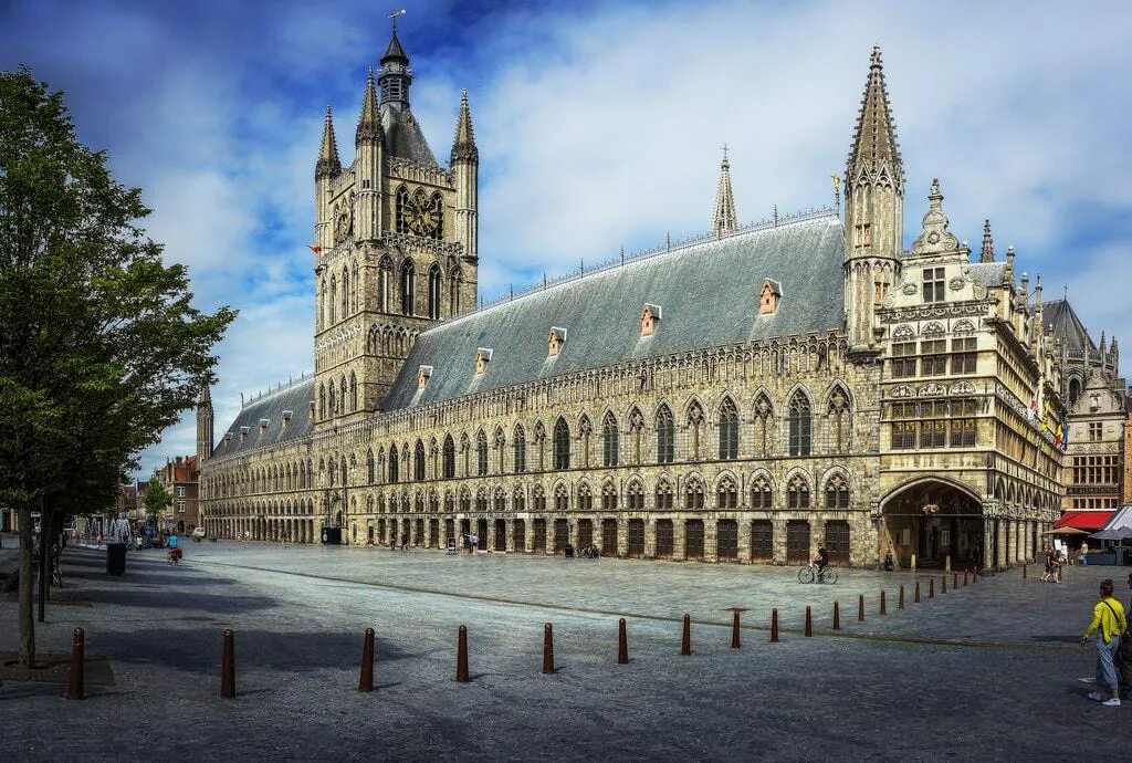 Ypres бельгия. Ипр бельгия. Палата суконщиков в ипре. Ипр бельгия достопримечательности. Ипр город.