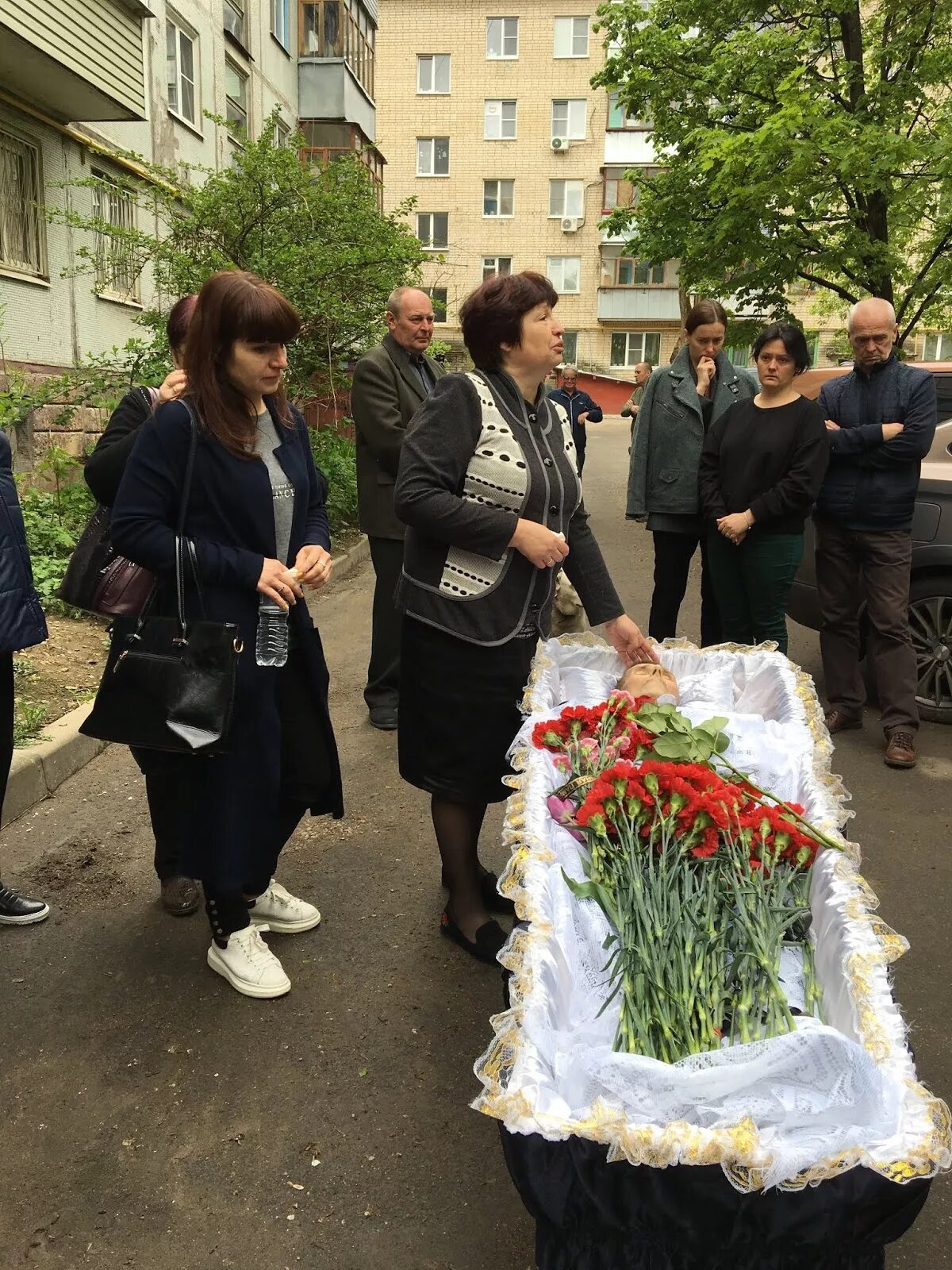 Поминки бабушки. Чёрный платок на похороны. Косынка на похороны.