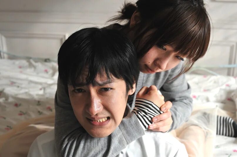 Японская жена. Японец с женой. Супружеская неверность в Японии. Японская измена. Японская жена привела мужа