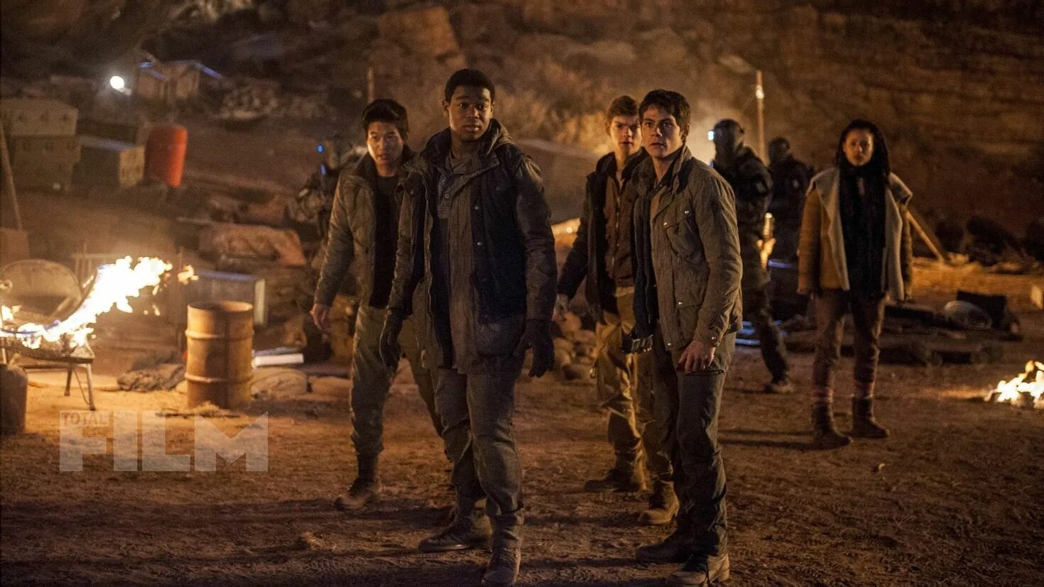 Испытание бросанием. Maze runner: the scorch trials (2015). бегущий в лабиринте испытание огнём. бегущий в лабиринте 2 испытание огнём. бегущий в лабиринте 2 маркус.