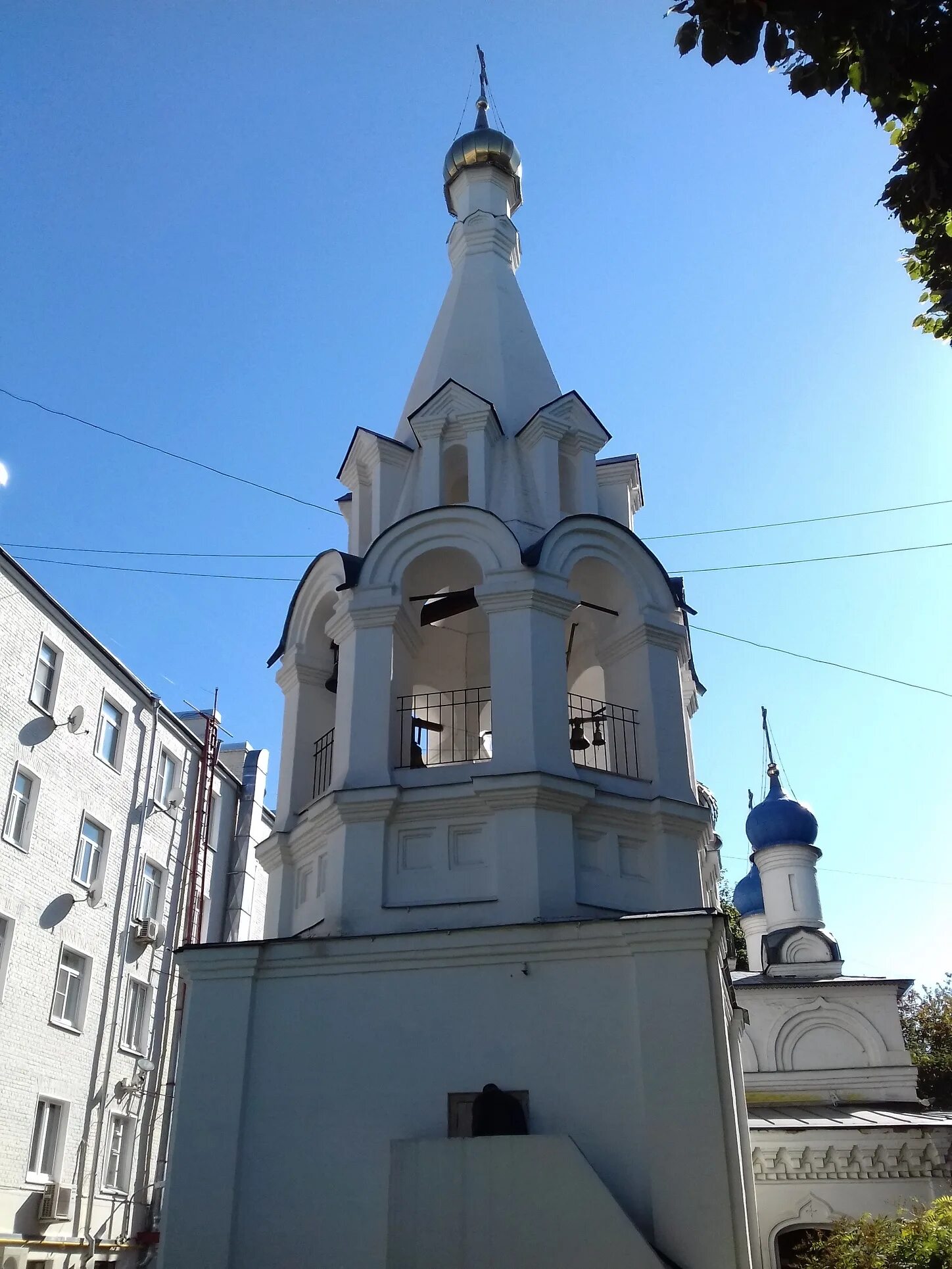 Феодор студит храм. Церковь феодора студита в москве. церковь феодора студита у никитских ворот. храм прп. феодора студита в москве. колокольня фёдора студита.