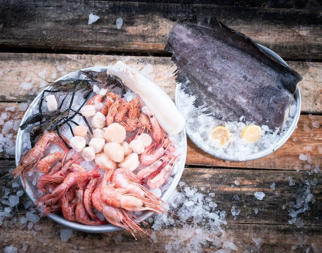 Охотское море морепродукты. Охотское море морепродукты. Крабы охотского моря. Ловля камчатского краба. Икра морского ворона.