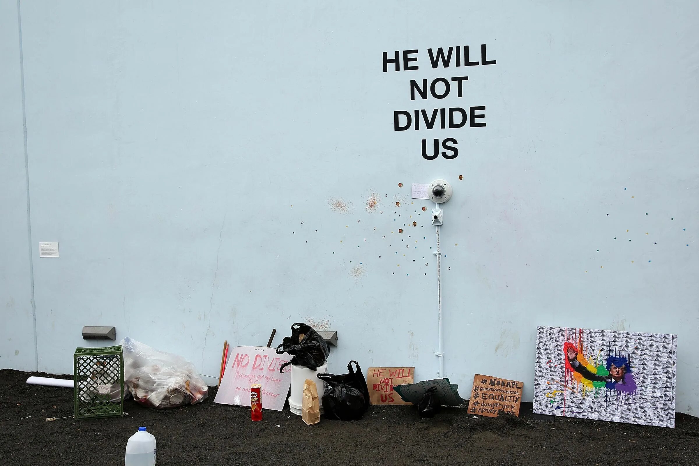 He will not give. He will not Divide us. Шайа ЛАБАФ трансформеры he will not Divide us. Все флаги he will not divided us. Hy will not Divide us.
