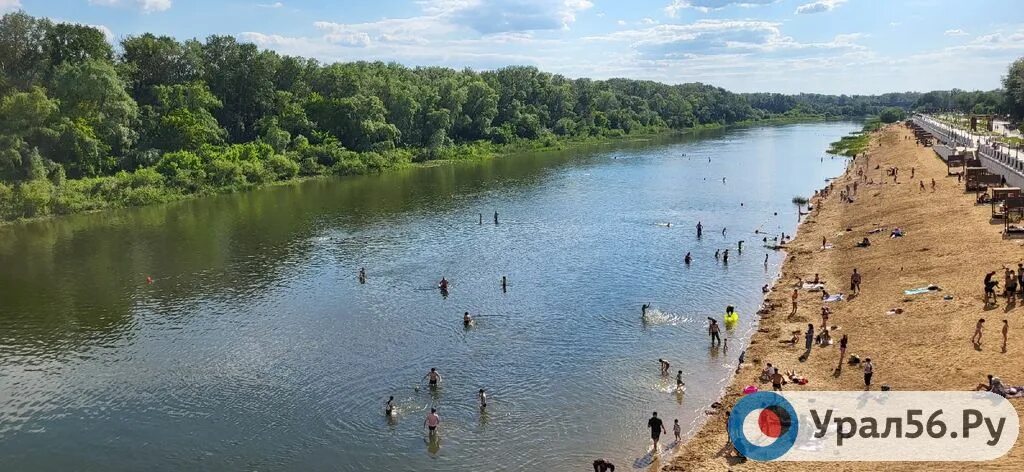 Пляж Беловка Оренбург. Пляж Форштадт Оренбург. Оренбург Центральный пляж Урал. Оренбург пляж на реке Урал. Орск на реке стоит город