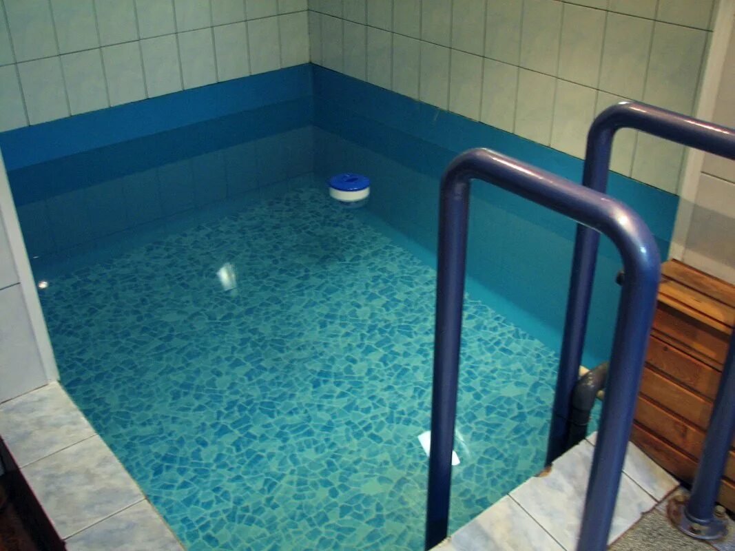 Сауна екатеринбург улица репина 95. Бани в свердловском районе. Сауна первомайская 77 девятка екатеринбург. Сауна на улице декабристов, екатеринбург. Баня шалье фото.