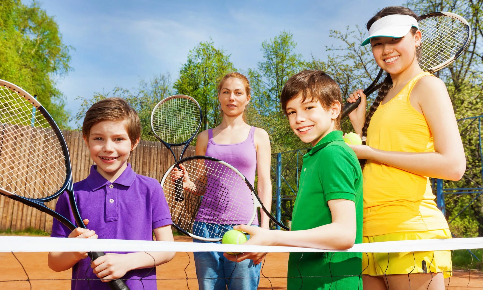 Теннис нахабино исаково. Большой теннис семья. Теннис артис. Tennis family. Большой теннис.