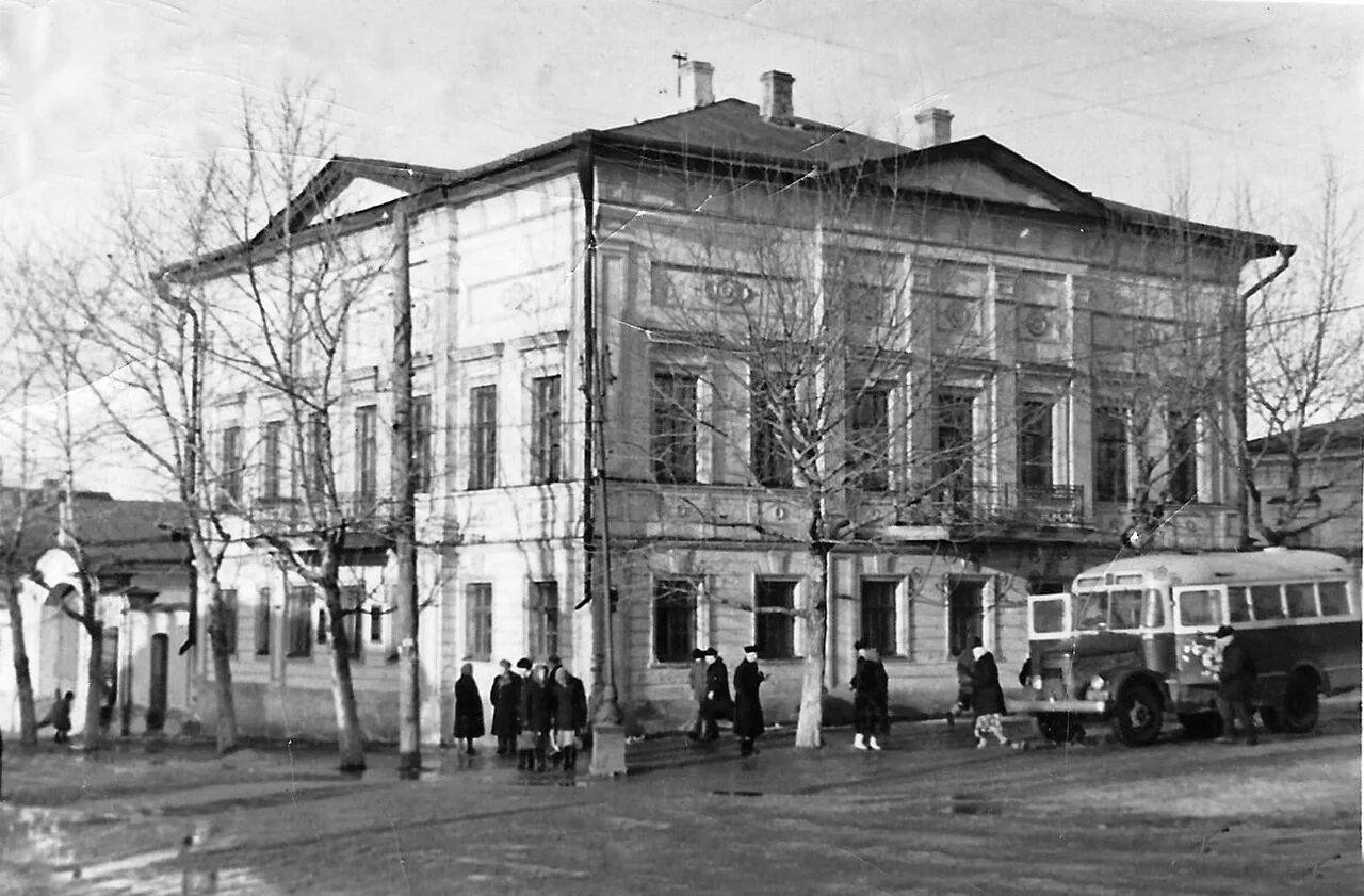 Педагогический колледж черепаново. Старое здание педучилища город ирбит. Педколледж рыльск дзержинского. Пед училище. Слободской колледж педагогики и социальных отношений.