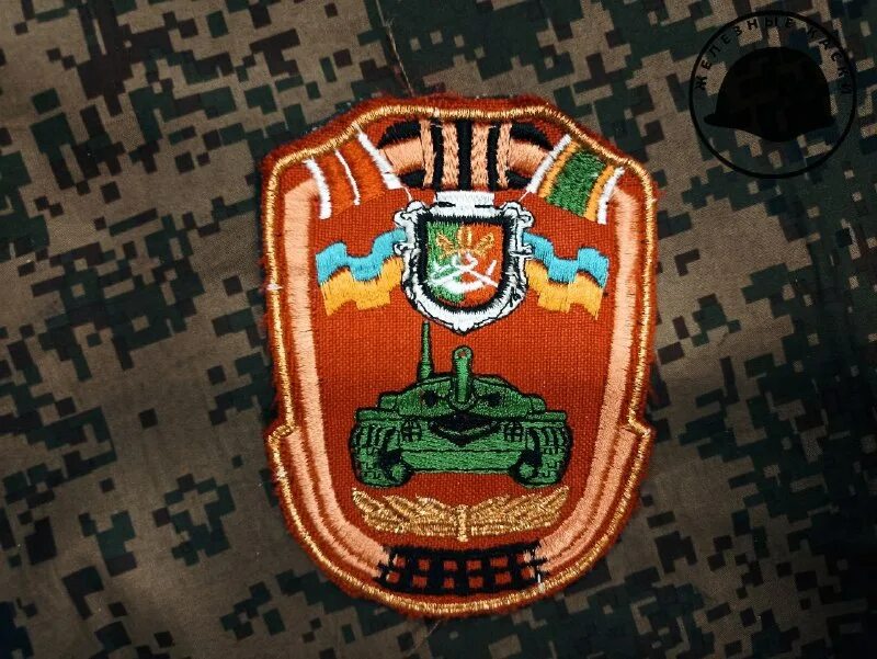 Украинские нашивки военных. Трофейные шевроны. Трофейные шевроны. Трофейные шевроны. Нашивки российских войск на украине.