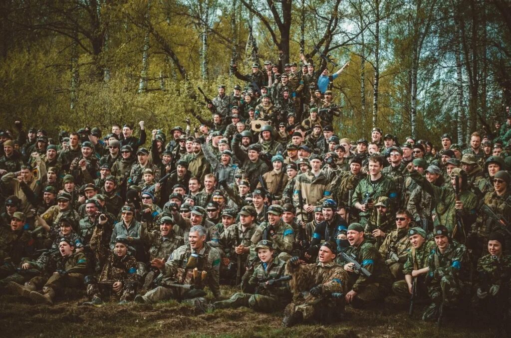 Страйкбол и пейнтбол. Страйкбол vs пейнтбол. Страйкбол и пейнтбол разница. ТИНАО страйкбол пейнтбол. Отличия страйкбол