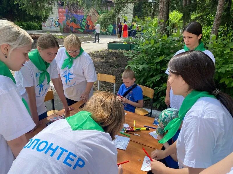 Сайт станция юных натуралистов города выборга. Станция юных натуралистов ссср. Юннаты россии. Дети собирают ягоды. Физмат лицей сыктывкар интернат.