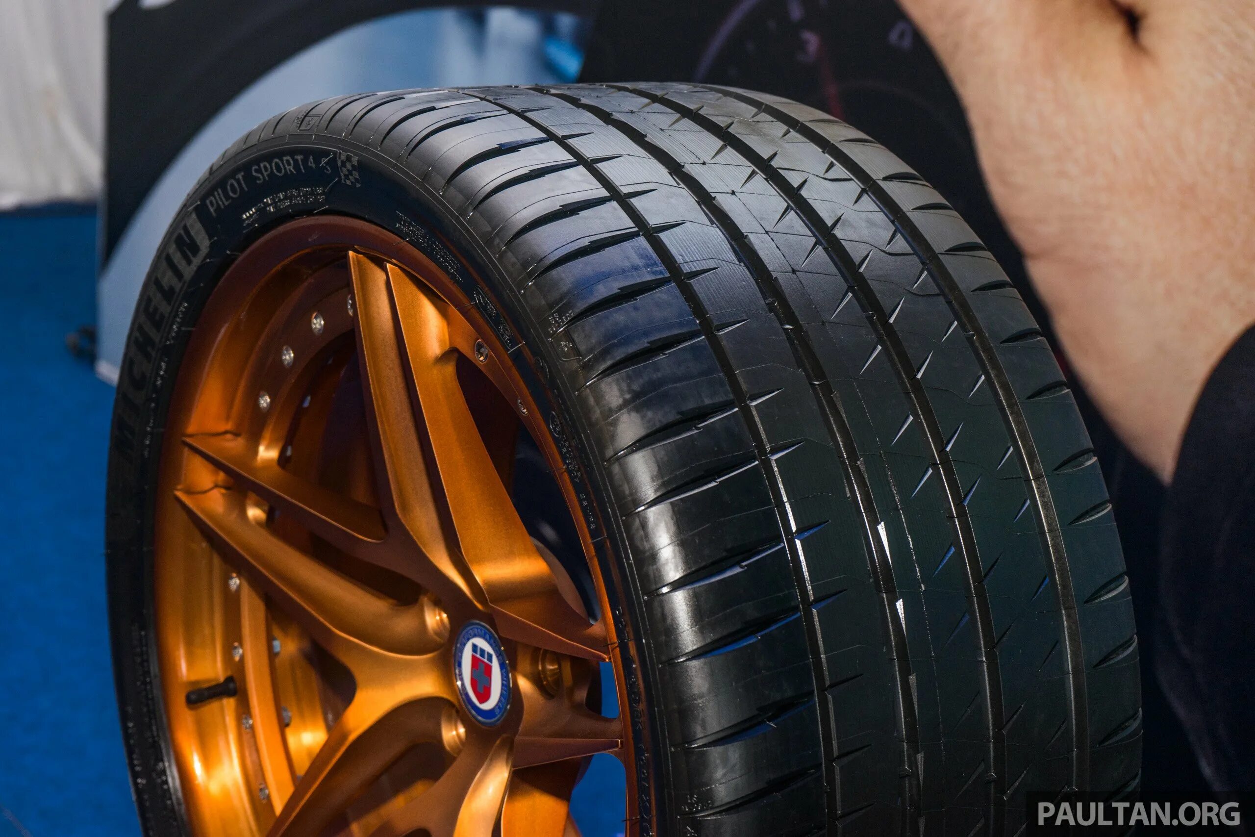 Michelin pilot sport летняя цены. Michelin Pilot Sport 4s. Michelin Pilot Sport 4. 225/45 R18 Michelin Pilot Sport 5 95y XL. Michelin Pilot Sport 4s ZP.