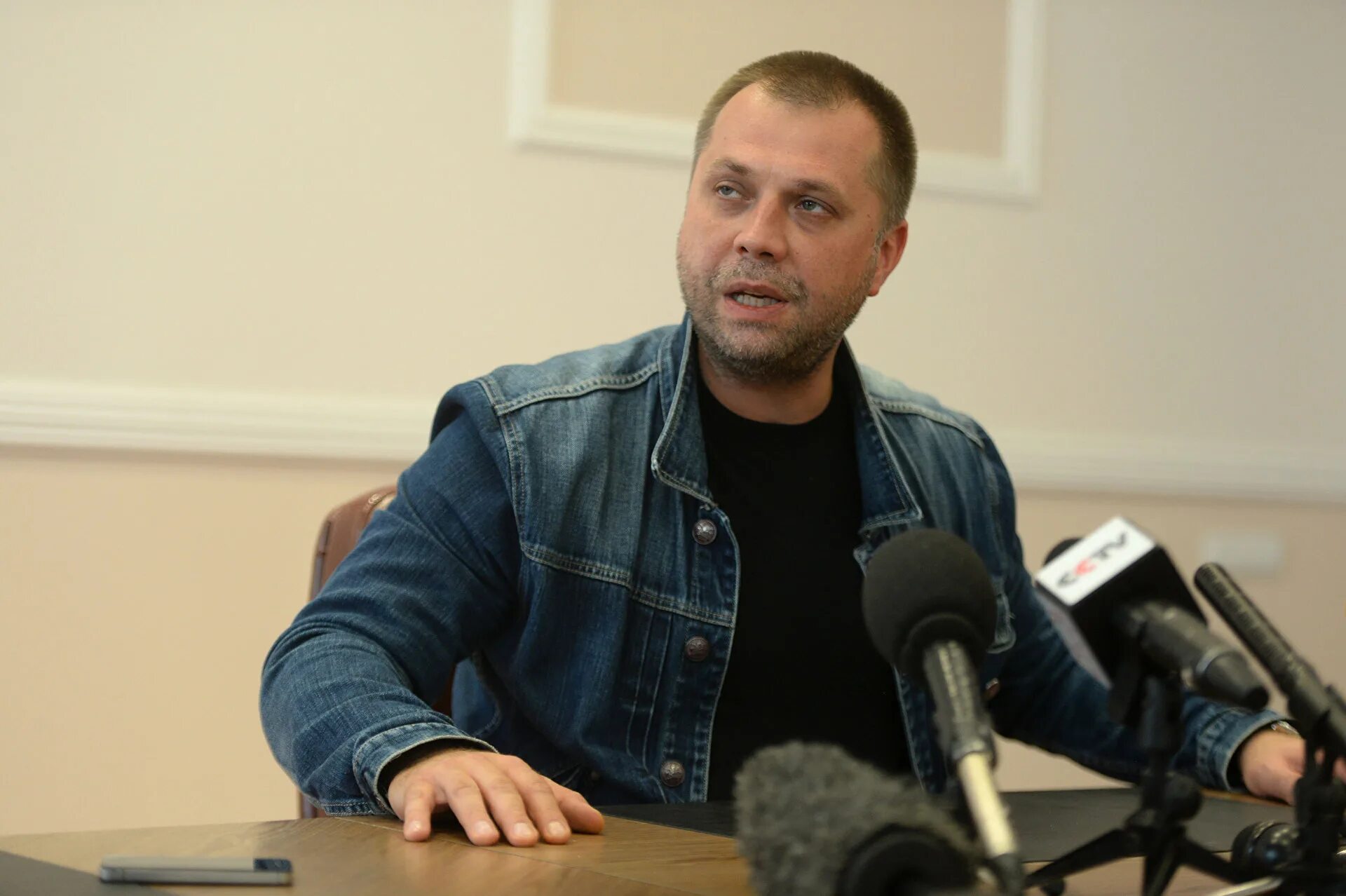 Александр юрьевич бородай российский политолог. Александр бородай депутат. Александр бородай. Бородай днр. Депутат бородай.