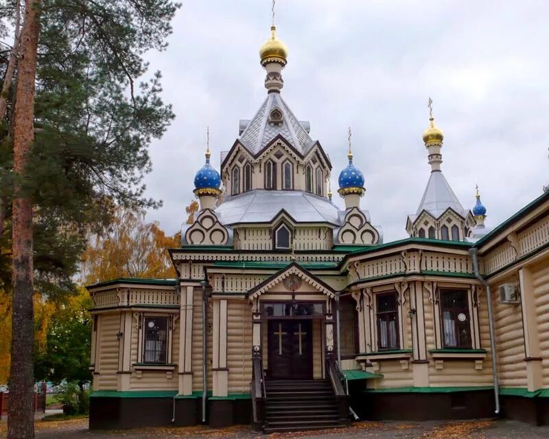 Храм троицы в удельной. Удельная раменский г о. Церковь троицы живоначальной удельная. Удельная раменский г о. Посёлок удельная раменский.
