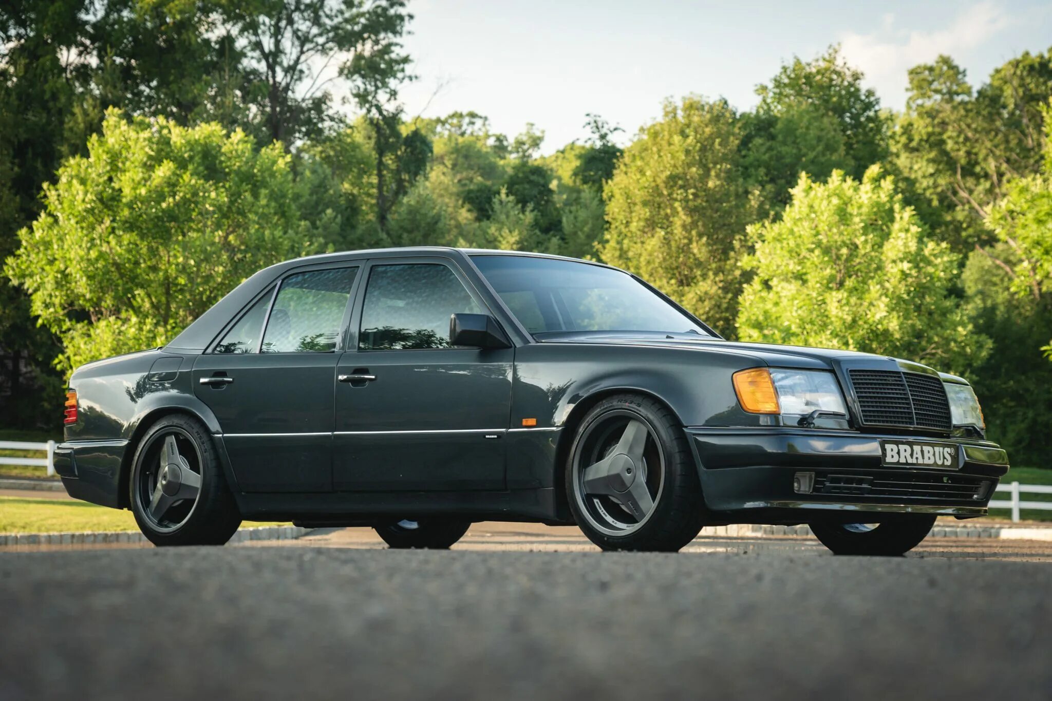 Mercedes-benz w124 лонг. W124 e60 limited edition. Мерседес w124 1994. 6 дверный мерседес 124. Mercedes benz w124 e500.