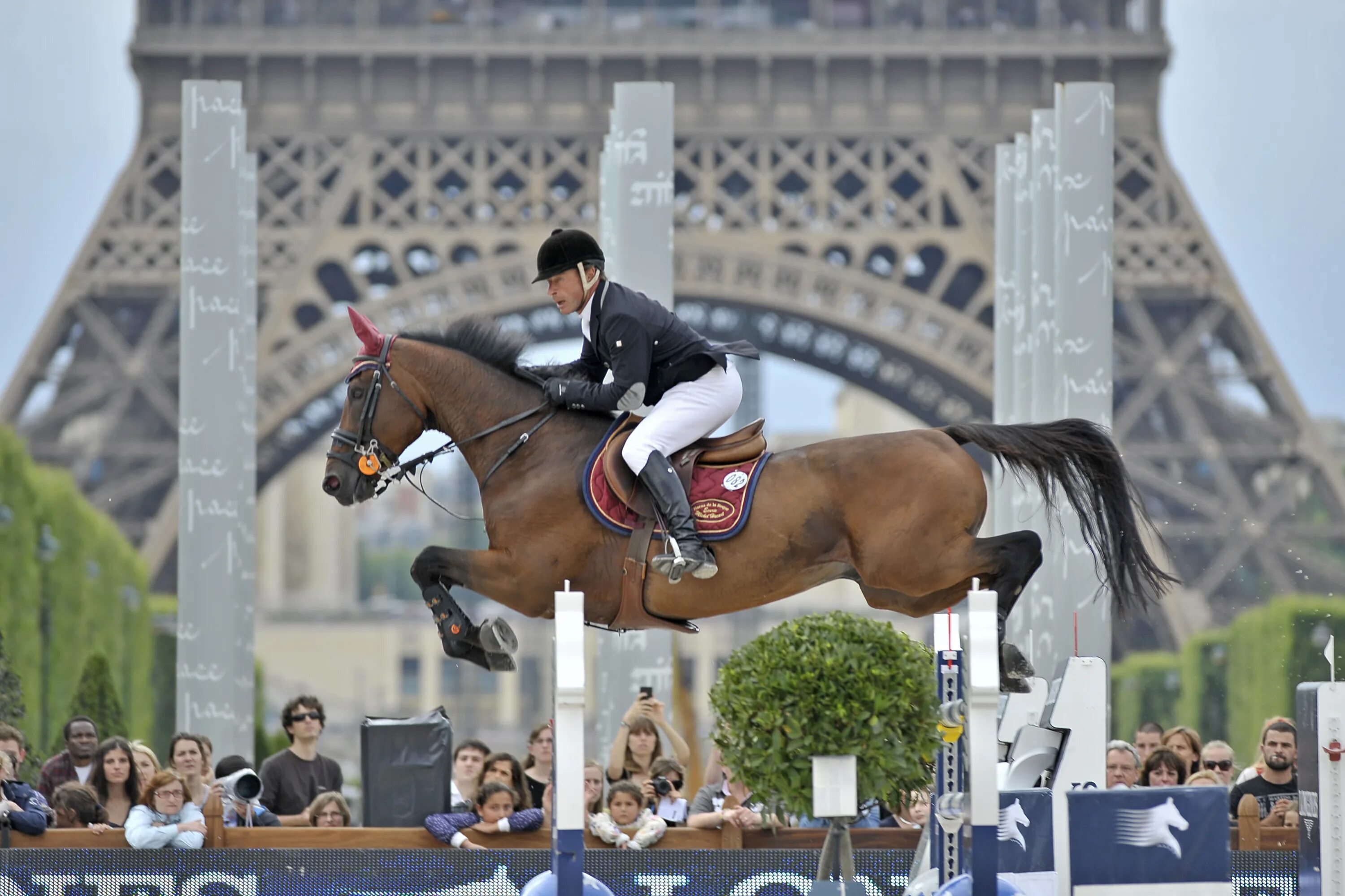 Гран при парижа. Гран при конкур париж. Гран при парижа. Гран-при бахрейна формулы-1. Гран при парижа.