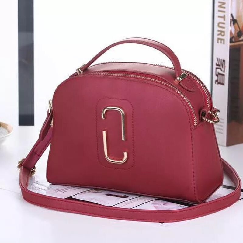 модные сумки 2022 2022 тренди. фурла сумки 2022-2023. сумки бренд 2023. сумки женские 2022 в тренде осень зима. сумка chanel 2022 2023.