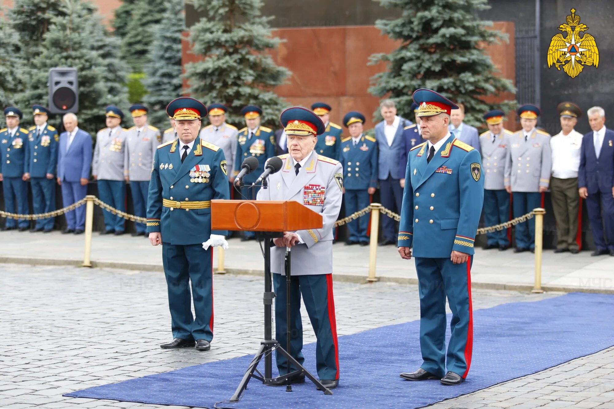 Лейтенанты мчс россии. Генерал Михайлик. Начальник Академии АГЗ МЧС России. Начальник Академии гражданской защиты МЧС России. Панченков АГЗ МЧС.