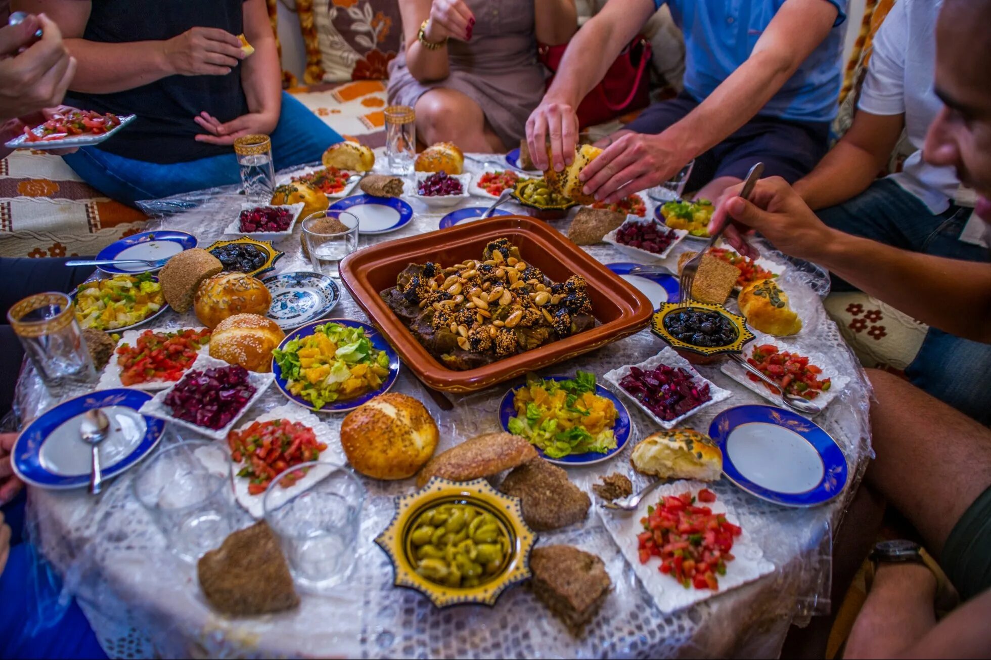 Разговение в рамадан что это. Рамадан в Марокко. Праздник Рамадан в Марокко. Рамадан в Египте. Традиции гостеприимства Марокко.