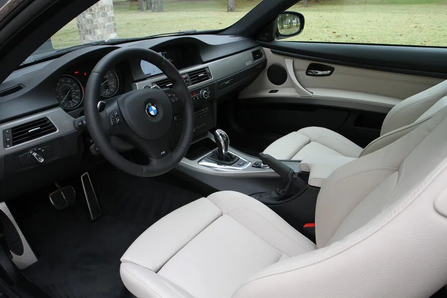 BMW e92 салон. 520 BMW Salon кирпичный. Oyster цвет BMW. Е92 салон белый. Купить бмв с салона