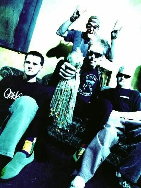 The offspring dirty magic. Offspring 1997. декстер оффспринг. the offspring фото в молодости. тру offspring foto.