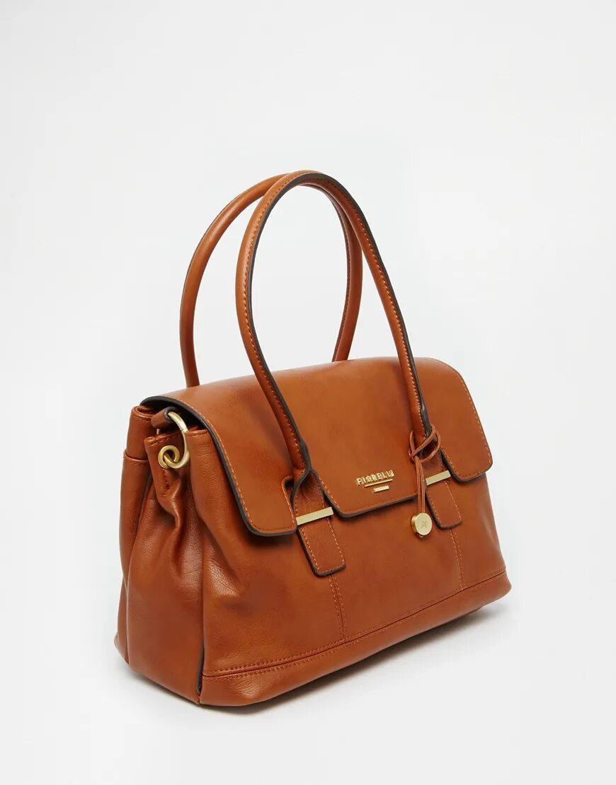 Сумки brown. Fiorelli Bag. Fiorelli сумка багет. Коричневая сумка. Модные коричневые сумки.