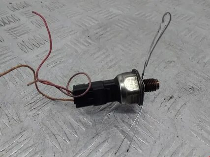 Датчик уровня давления топлива