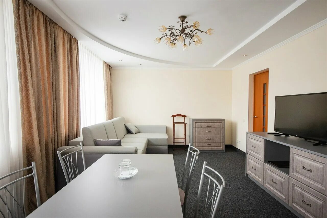 Отель спутник питер. Гостиница спутник 3 звезды санкт петербург. Гостиница на тореза спутник. Петербург гостиница спутник. Спутник гостиница ресторан.