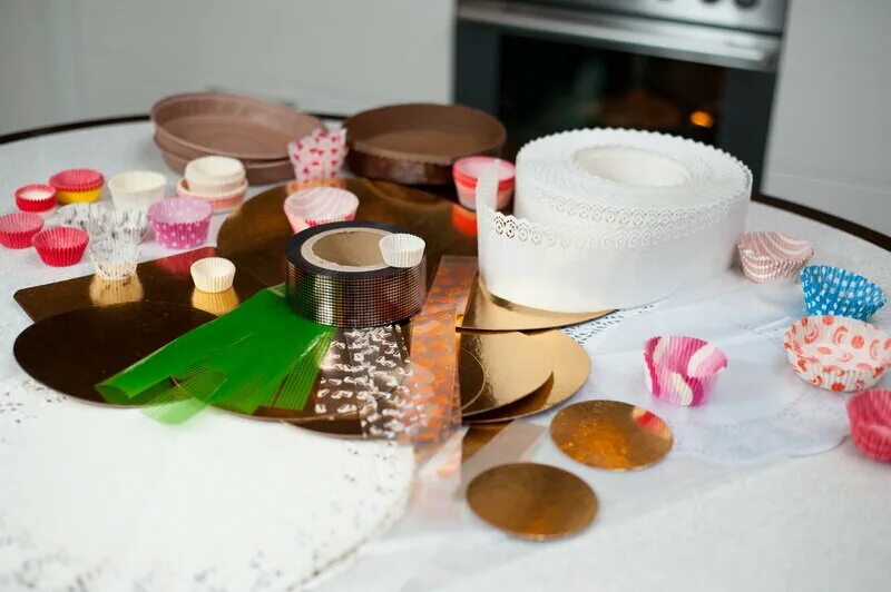 Инструменты кондитера. Приспособления для приготовления тортов. Миксер планетарный 5kpm5ewh kitchen aid. Инвентарь для кондитера. Инвентарь для тортов.