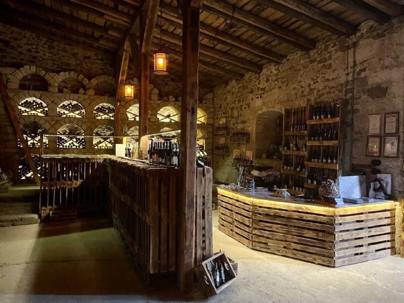 погреб новогодний. кто заведовал винными погребами. винные погреба торрес. турция церковь св николая винный погреб. Sobrino de botin мадрид ресторан.