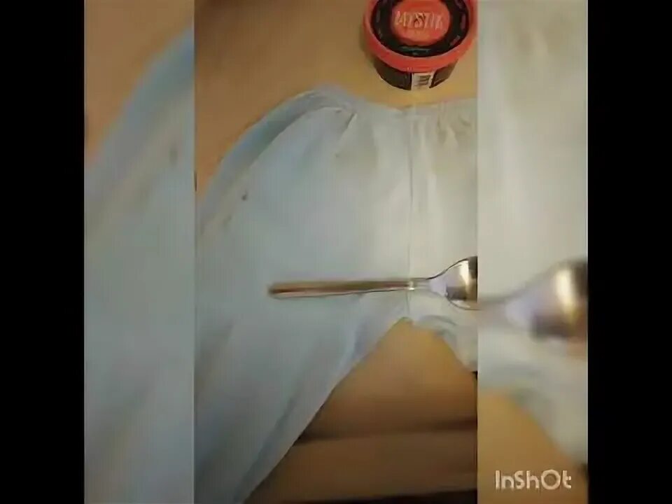 Пятна от банана. Как вывести пятно от ягод. Чем отстирать банан с одежды. Пятно от яблока. Лайфхаки с бананом.