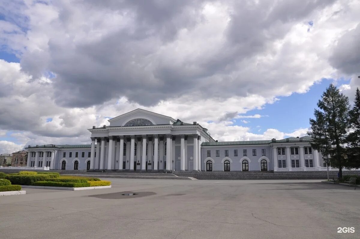 Дворец Окунева Нижний Тагил. ДК Окунева Нижний Тагил. Дворец Окунева Нижний Тагил история. Нижний Тагил дворец ДК имени Окунева. Сайт дк окунева нижний тагил