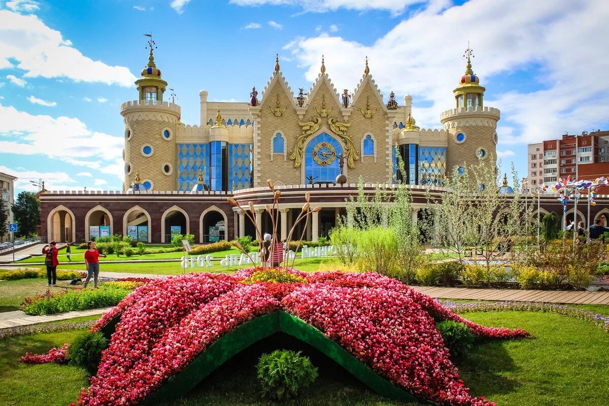 Театр экият казань. Сказочный казань. Театр кукол экият казань ночью. Казанский театр экият. Театр кукол экият казань.