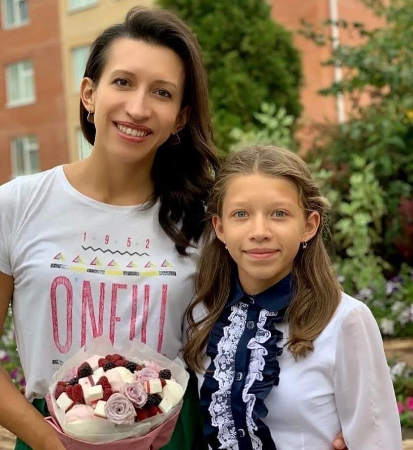 Дочь елены воробей. София воробей дочь елены воробей. София лебенбаум. Дочь елены. Хочу назвать дочь елена.