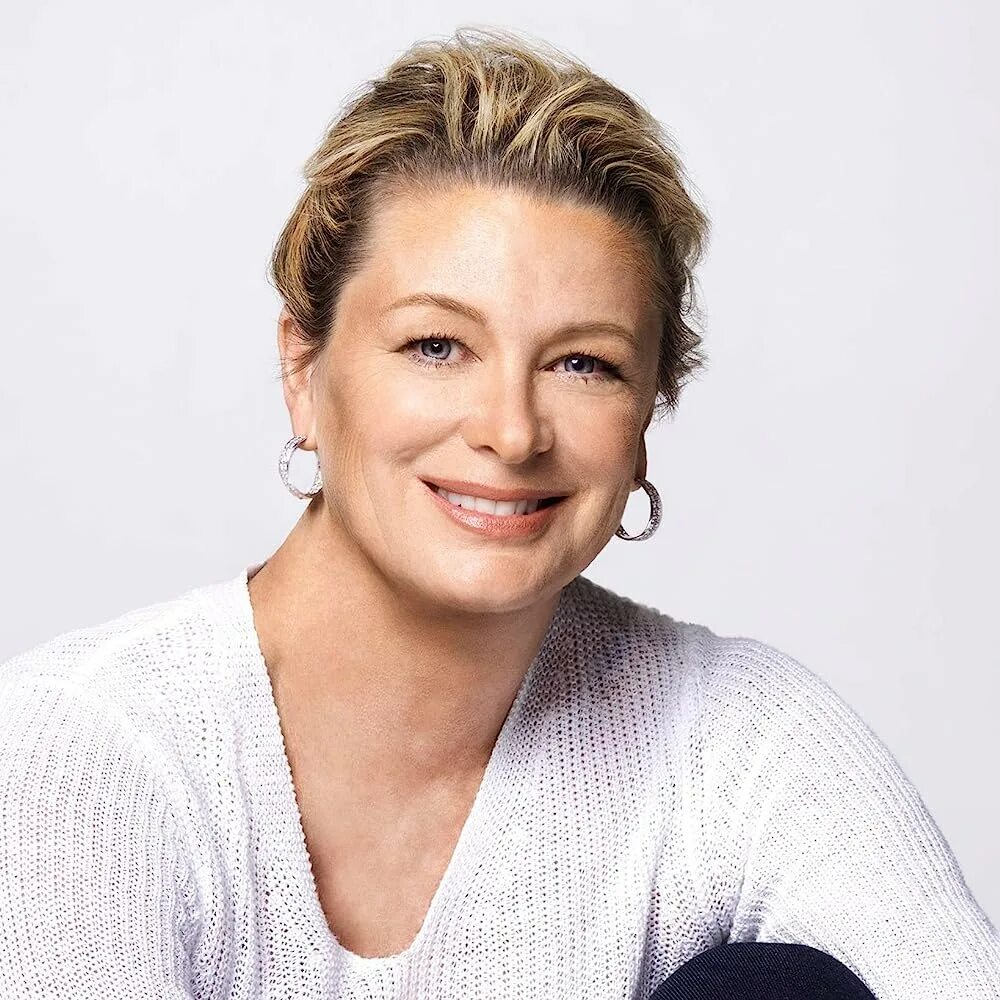 Kristin hannah. Кристин ханна. Кристин ханна "соловей". Ханна писательница кристин. Ханна писательница кристин.