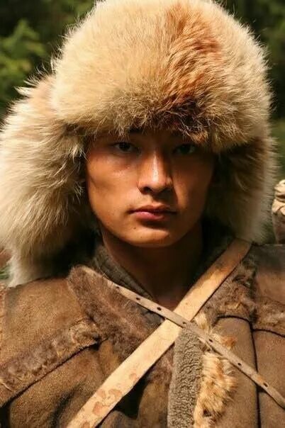 Киргизы и якуты. Киргизы в якутии вк. Якуты против киргизов. Киргизы беспредельничают в якутске. Кыргызский костюм.