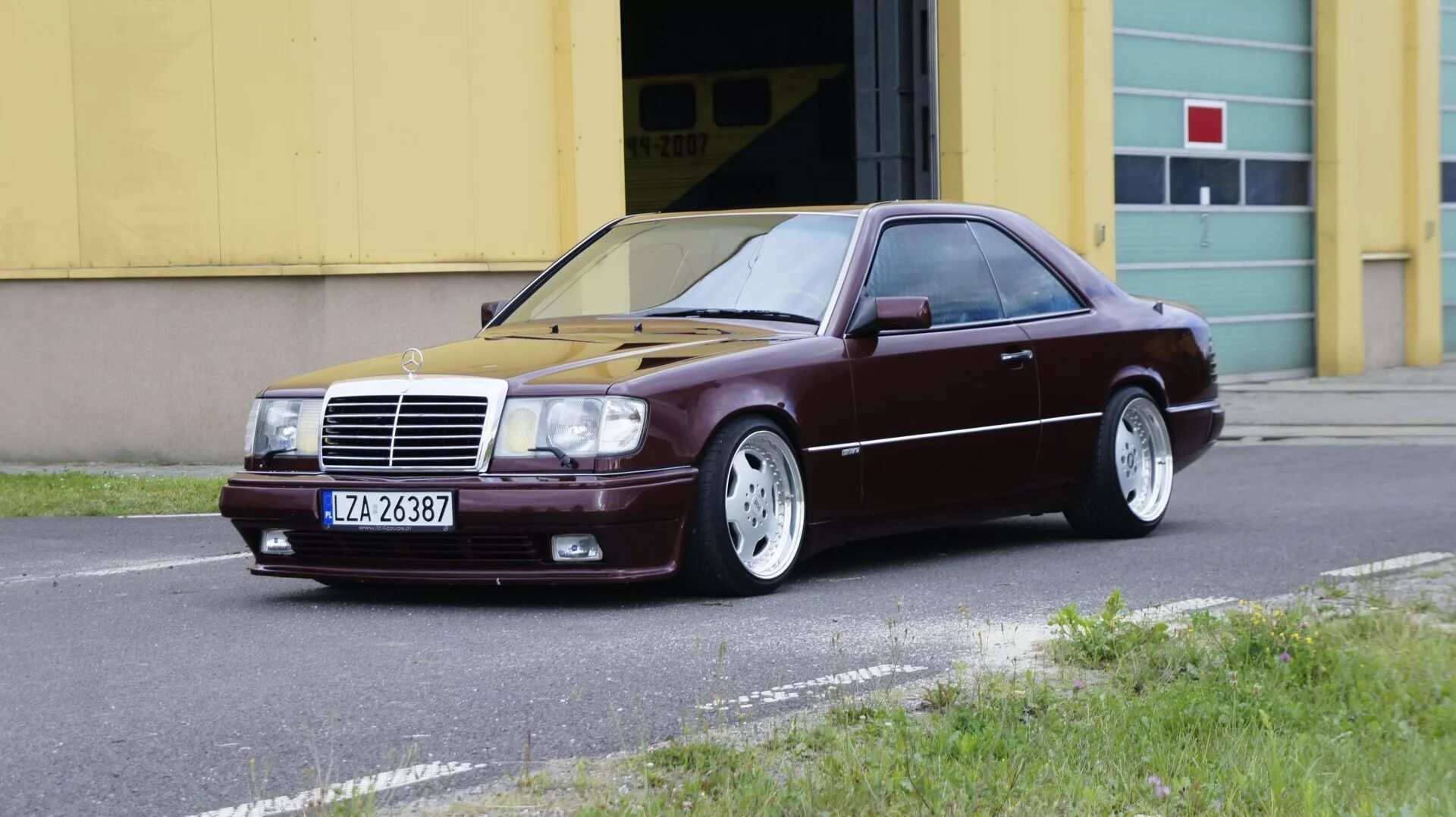 124 значение. Mercedes benz w124 coupe. мерседес w124 купе. мерседес бенц 124 купе. мерседес бенц е 124 купе.