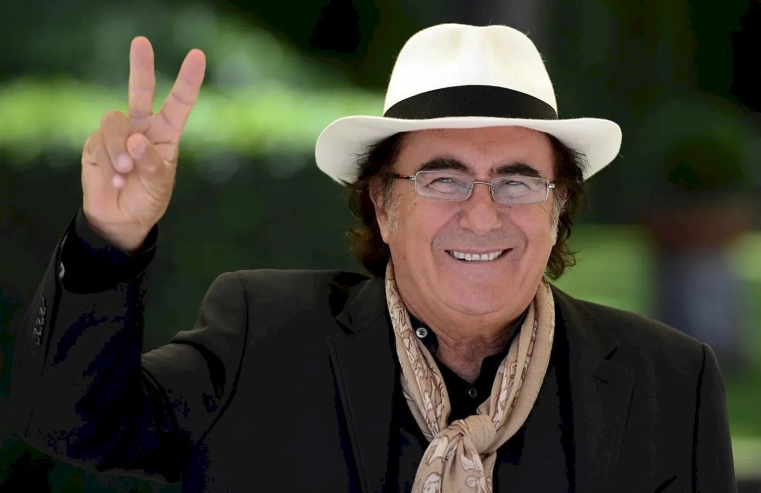 Итальянец альбано. Итальянец альбано. Итальянец альбано. Итальянец альбано. Аль бано карризи певец.