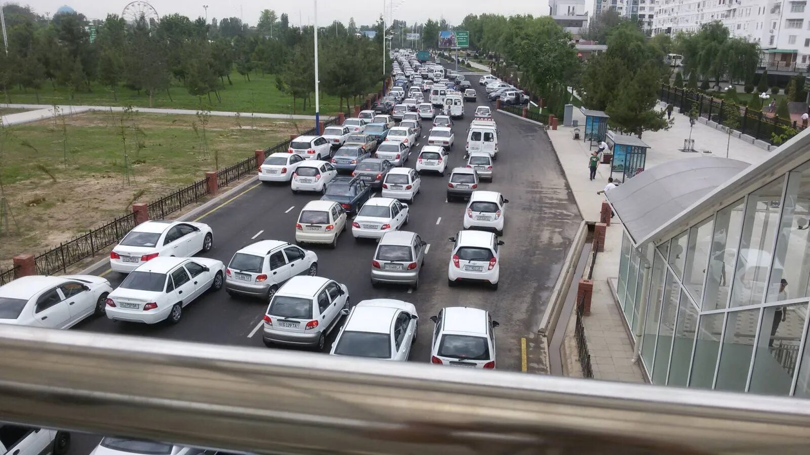 Ташкентский автомобиль. Пробки на дорогах ташкента. Ташкентский автомобиль. Старые номера машины узбекистана. Ташкентский автомобиль.