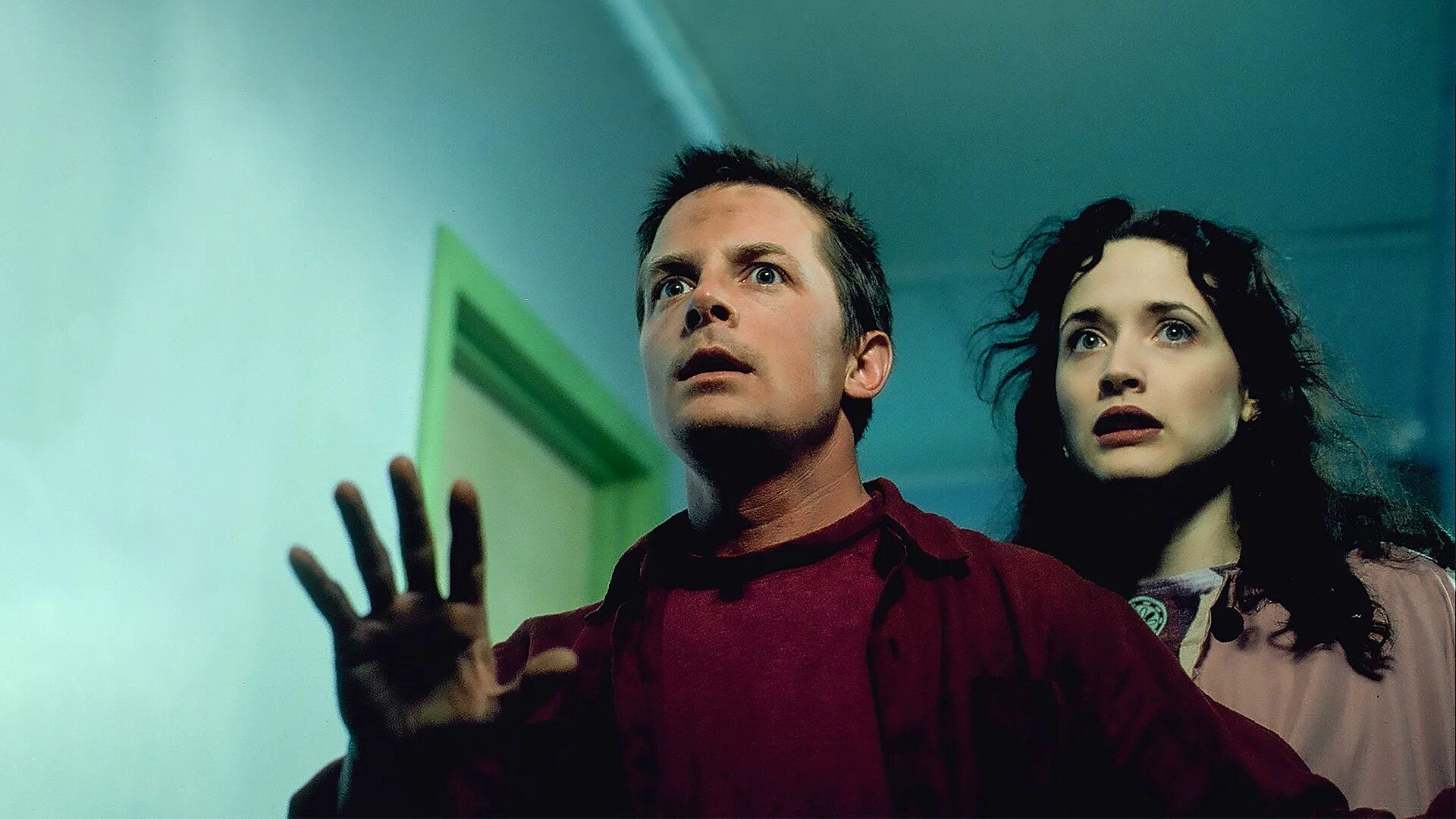 Страх 16. Страх 16. Фильм полтергейст телевизор. Страх 16. Девочка страх.