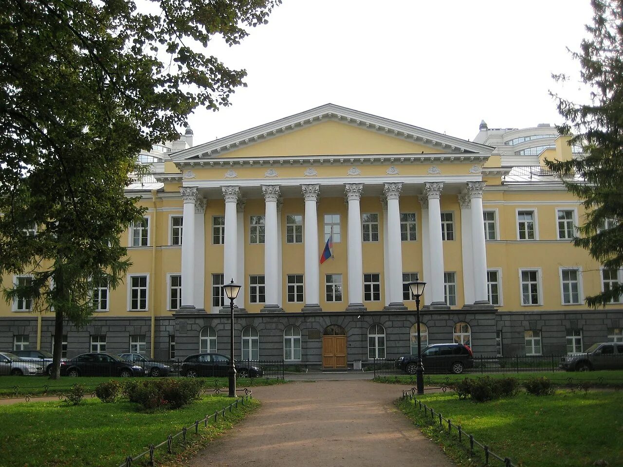 Казармы преображенского полка. Казармы преображенского полка в санкт-петербурге. казармы преображенского полка на кирочной. госпиталь л-гв. преображенского полка на кирочной.