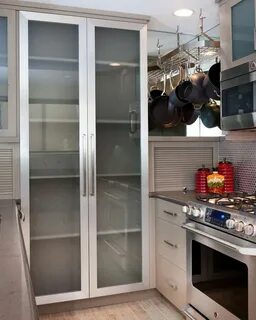 Стеклянный шкаф кухонный гарнитур